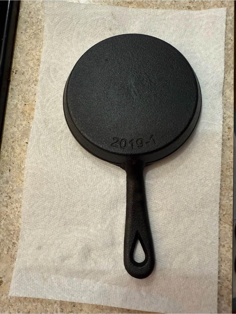 Classic Black Mini Cast Iron Skillet - Versatile Home Accent